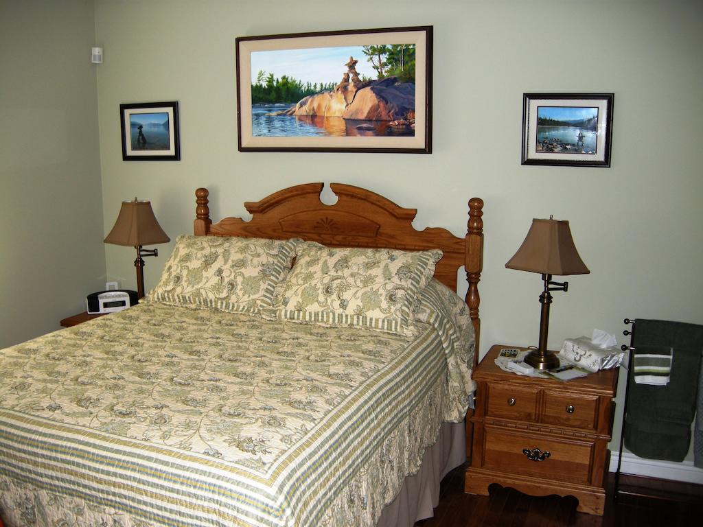 Tucked Inn The Harbour B&B Victoria Harbour Kamer foto