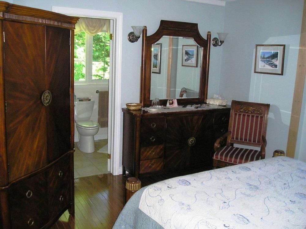 Tucked Inn The Harbour B&B Victoria Harbour Buitenkant foto