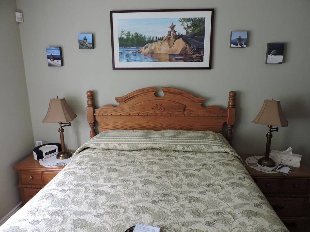 Tucked Inn The Harbour B&B Victoria Harbour Buitenkant foto