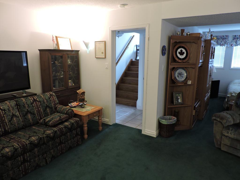 Tucked Inn The Harbour B&B Victoria Harbour Buitenkant foto