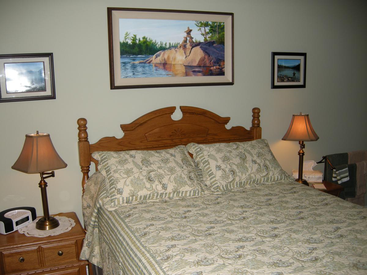 Tucked Inn The Harbour B&B Victoria Harbour Buitenkant foto