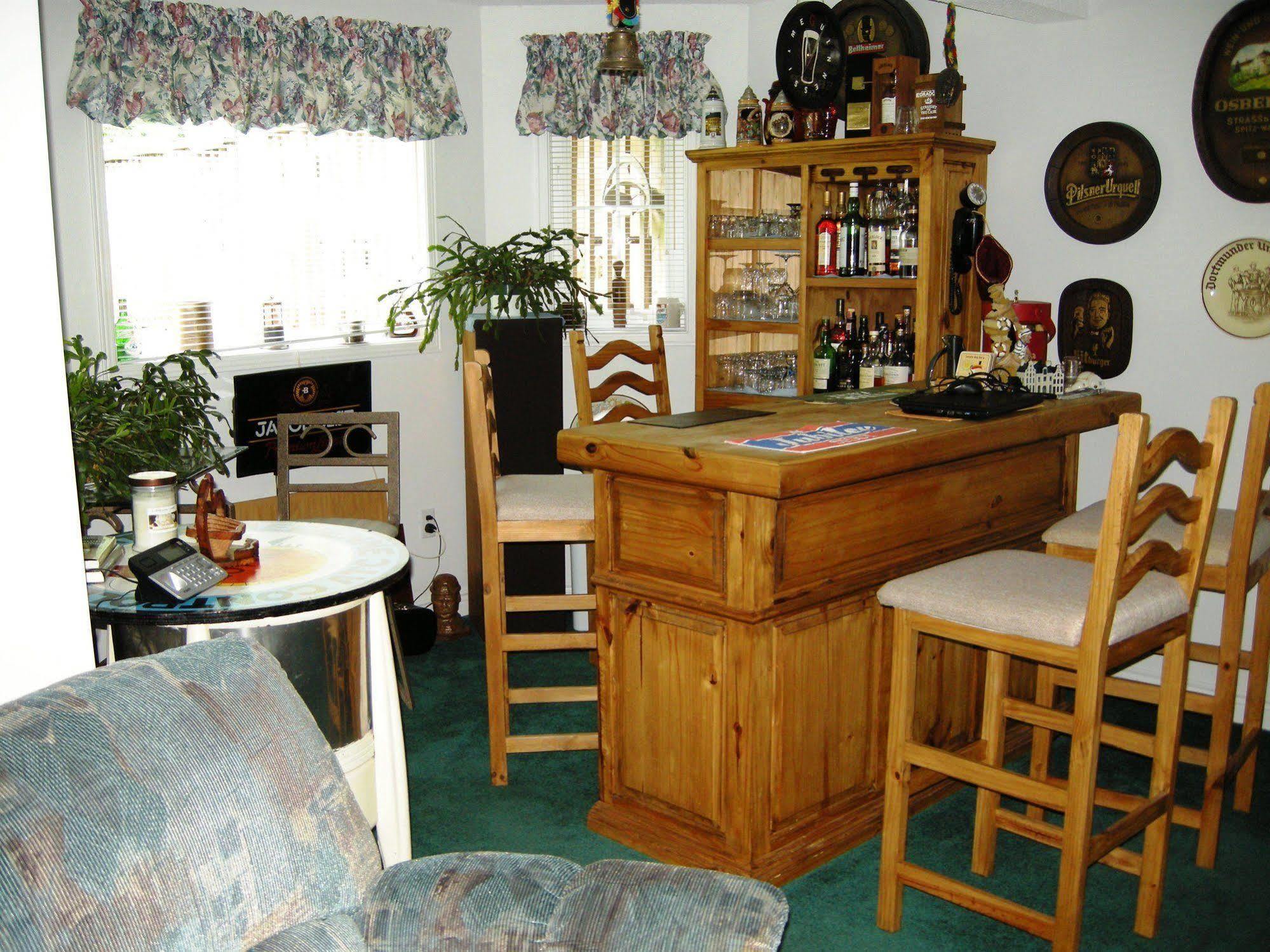Tucked Inn The Harbour B&B Victoria Harbour Buitenkant foto